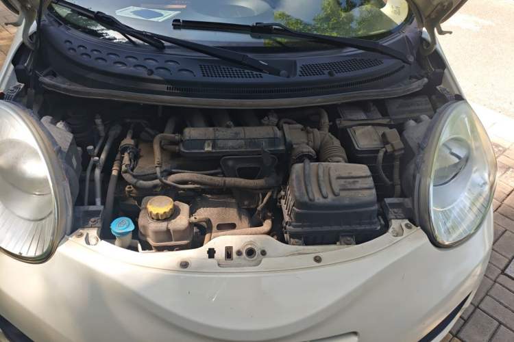 Used Chery QQ 2013 1.0L Manual Happy Edition Engine Bay