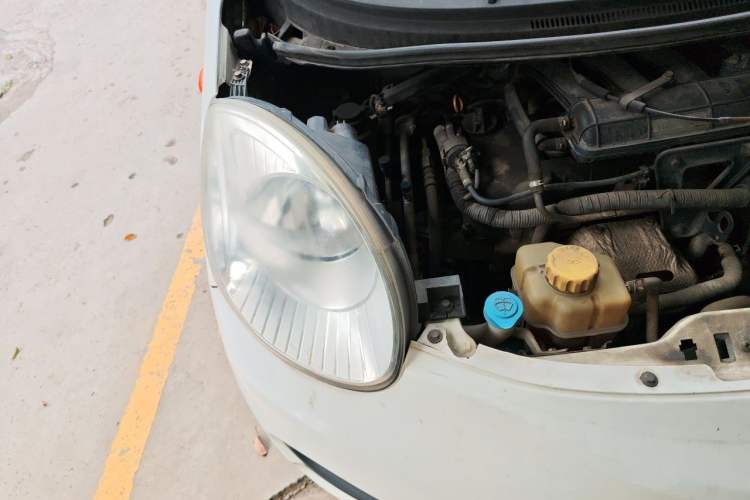Used Chery QQ 2013 1.0L Manual Happy Edition Engine Bay Right