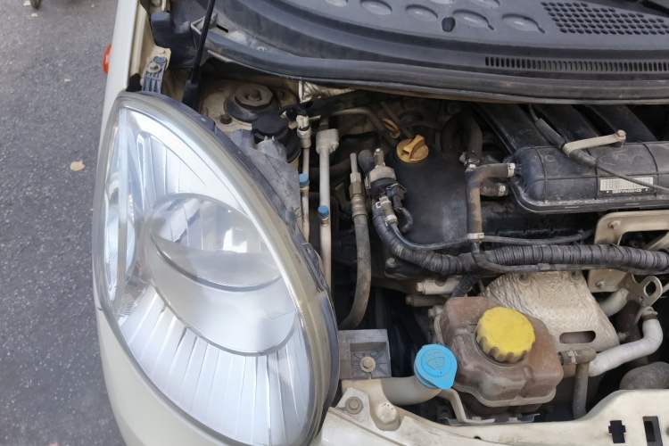 Used Chery QQ 2013 1.0L Manual Happy Edition Engine Bay Right