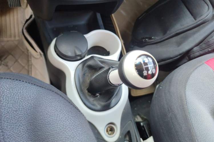 Used Chery QQ 2013 1.0L Manual Happy Edition Gear Lever