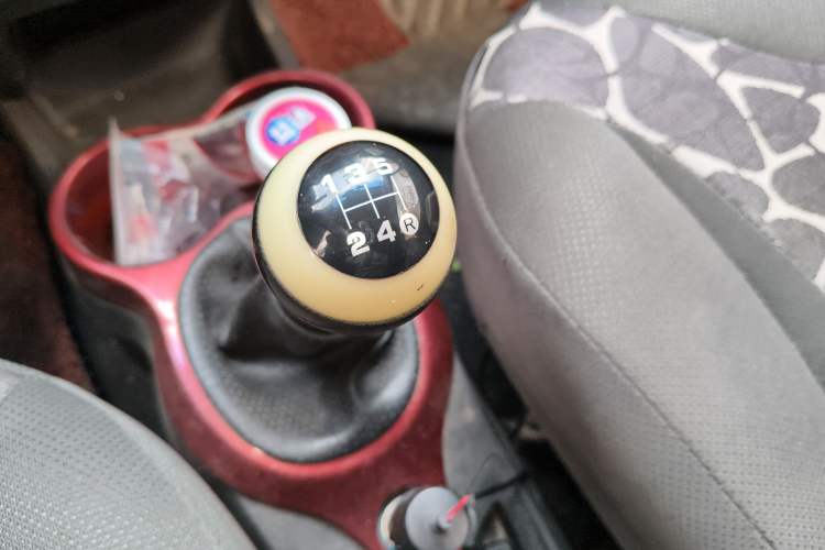 Used Chery QQ 2013 1.0L Manual Happy Edition Gear Lever