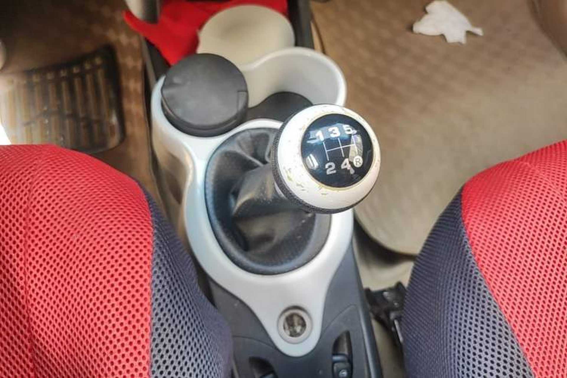 Used Chery QQ 2013 1.0L Manual Happy Edition Gear Lever