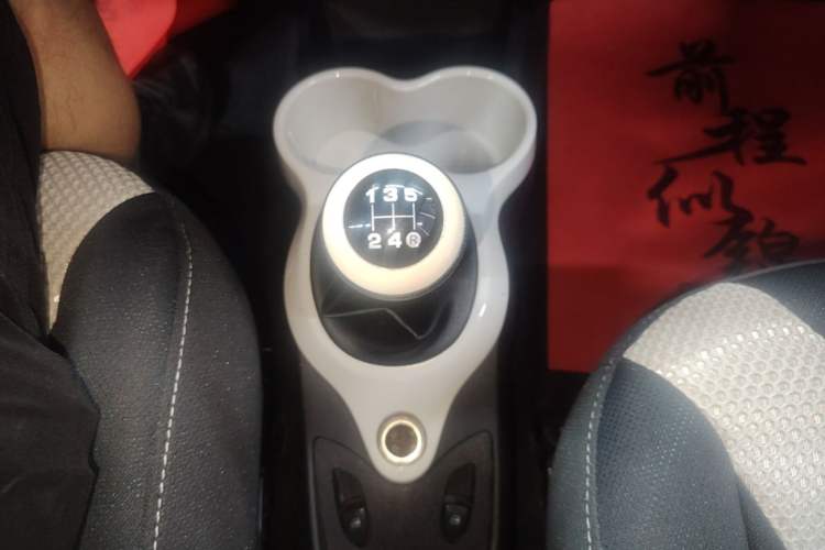 Used Chery QQ 2013 1.0L Manual Fashion Edition Gear Lever