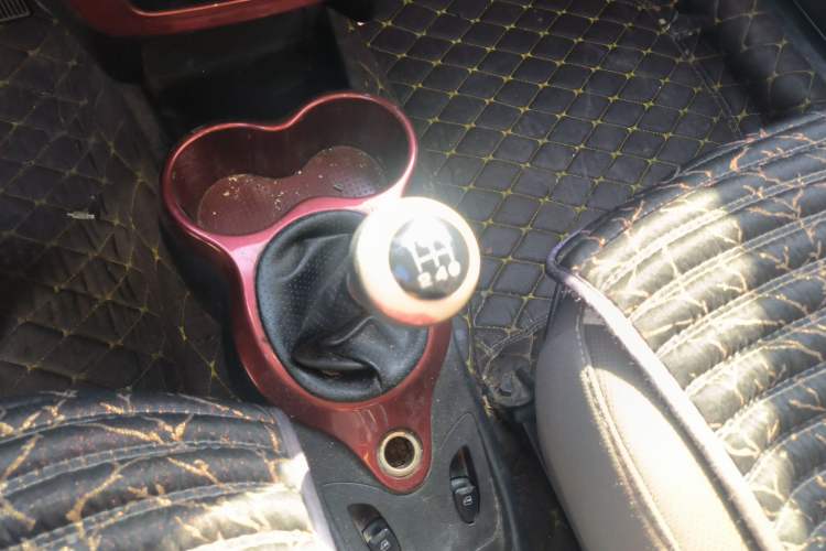 Used Chery QQ 2013 1.0L Manual Happy Edition Gear Lever