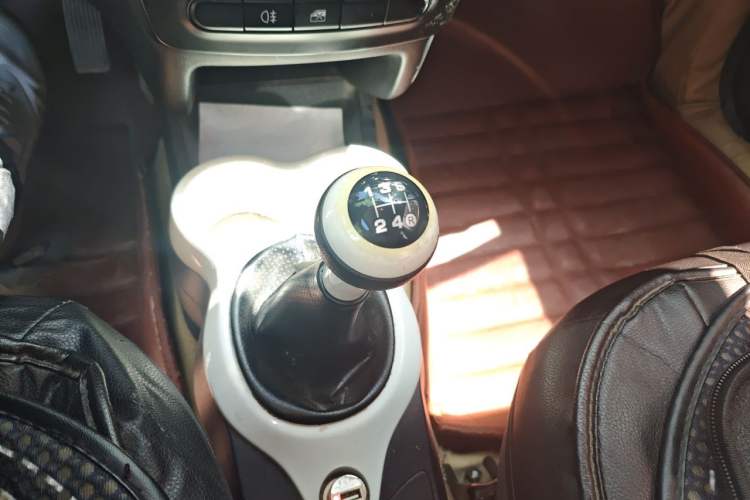 Used Chery QQ 2013 1.0L Manual Happy Edition Gear Lever