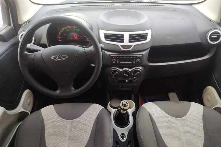 Used Chery QQ 2013 1.0L Manual Active Version Interior 2