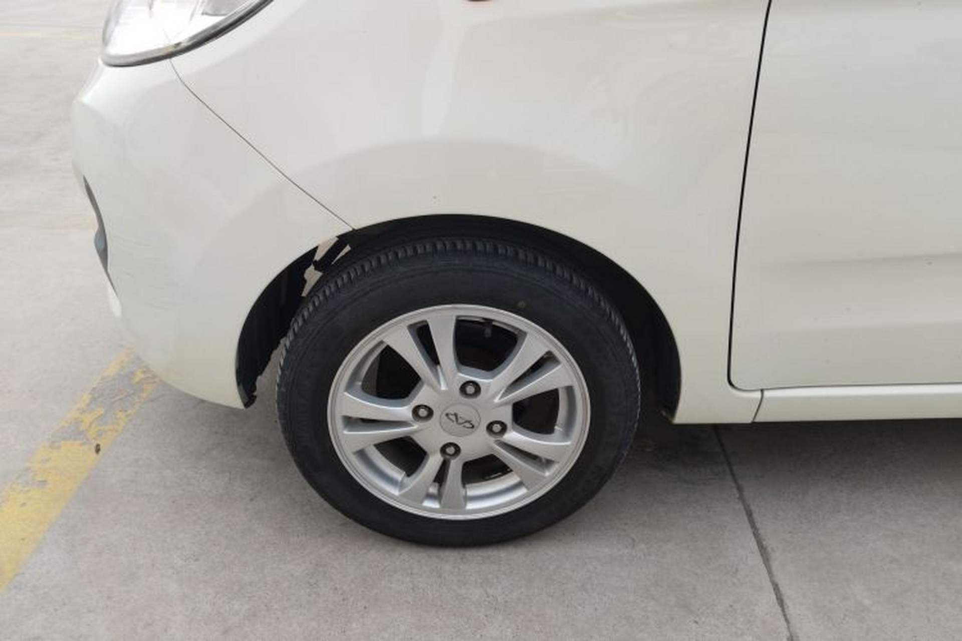 Used Chery QQ 2013 1.0L Manual Happy Edition Left Front Wheel Hub