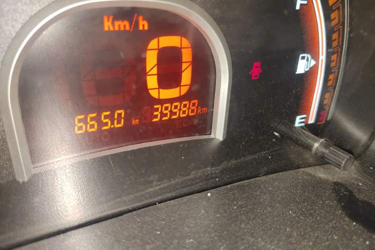 Used Chery QQ 2013 1.0L Manual Happy Edition Odometer Close Up