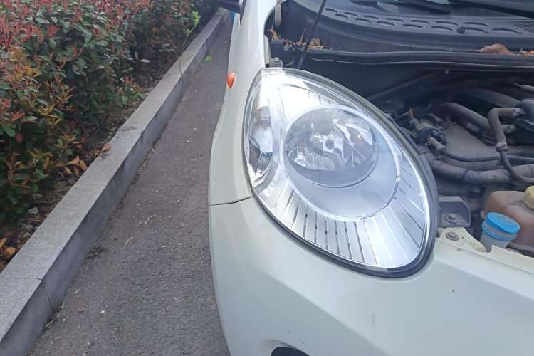 Used Chery QQ 2013 1.0L Manual Happy Edition Right Front Headlight