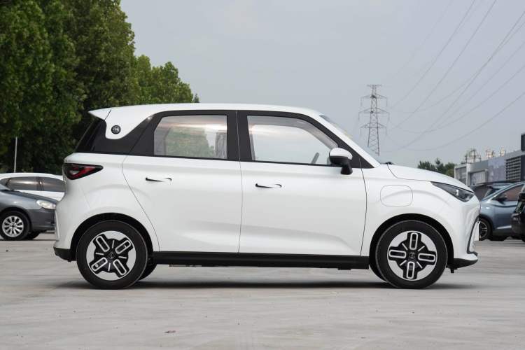 Used Chery QQ Domi 2025 Model 305km Comfort Edition Exterior 3