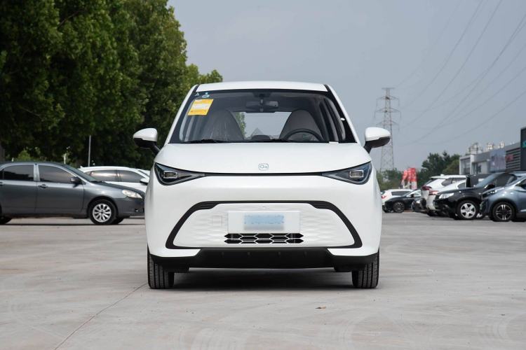 Used Chery QQ Domi 2025 Model 305km Comfort Edition Exterior 6