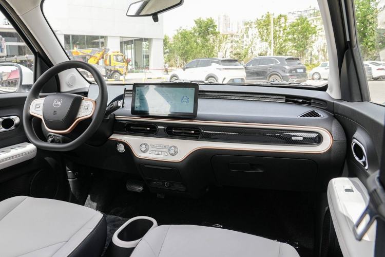 Used Chery QQ Domi 2025 Model 305km Comfort Edition Interior 1
