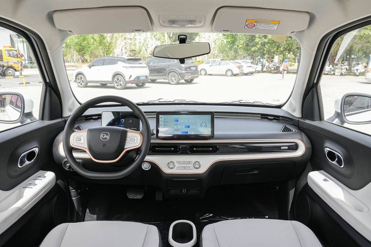 Used Chery QQ Domi 2025 Model 305km Comfort Edition Interior 2