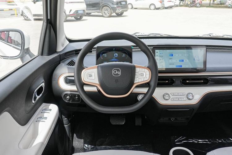 Used Chery QQ Domi 2025 Model 305km Comfort Edition Interior 3