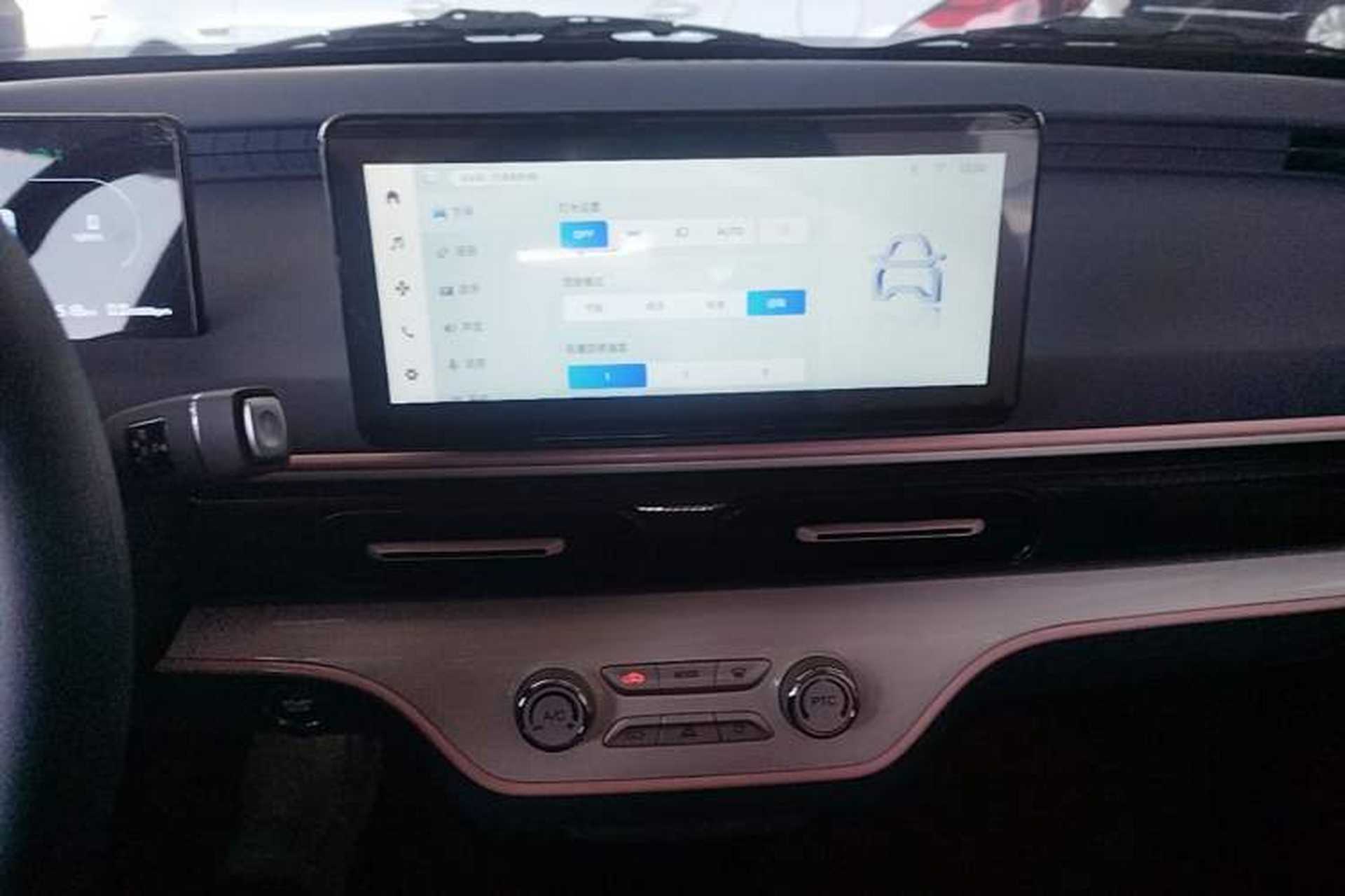 Used Chery QQ Domi 2025 Model 305km Comfort Edition Audio And AC Panel