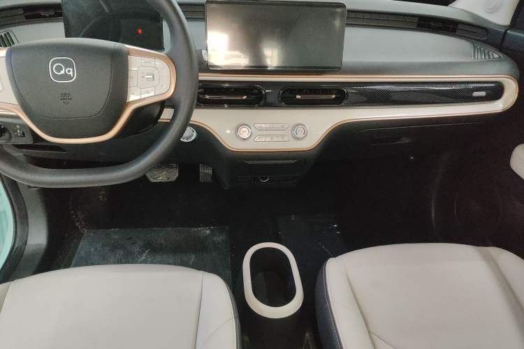 Used Chery QQ Domi 2025 Model 405km Comfort Edition Audio And AC Panel