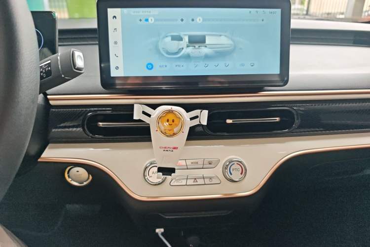 Used Chery QQ Domi 2025 Model 305km Comfort Edition Audio And AC Panel