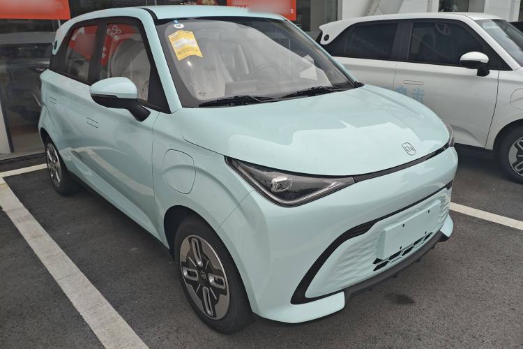 Used Chery QQ Domi 2025 Model 305km Comfort Edition Exterior 2