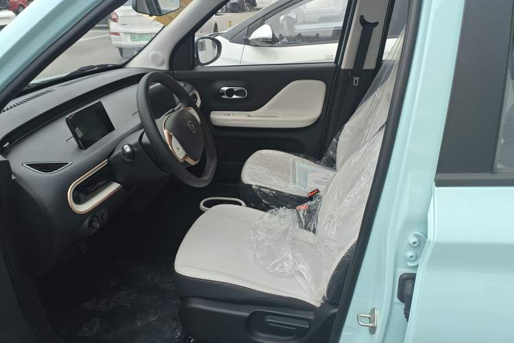 Used Chery QQ Domi 2025 Model 305km Comfort Edition Interior 1