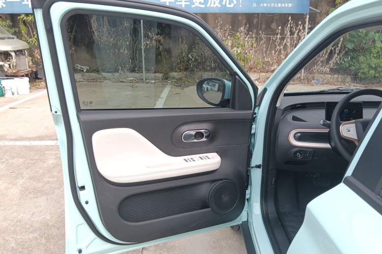 Used Chery QQ Domi 2025 Model 305km Comfort Edition Left Front Door Interior