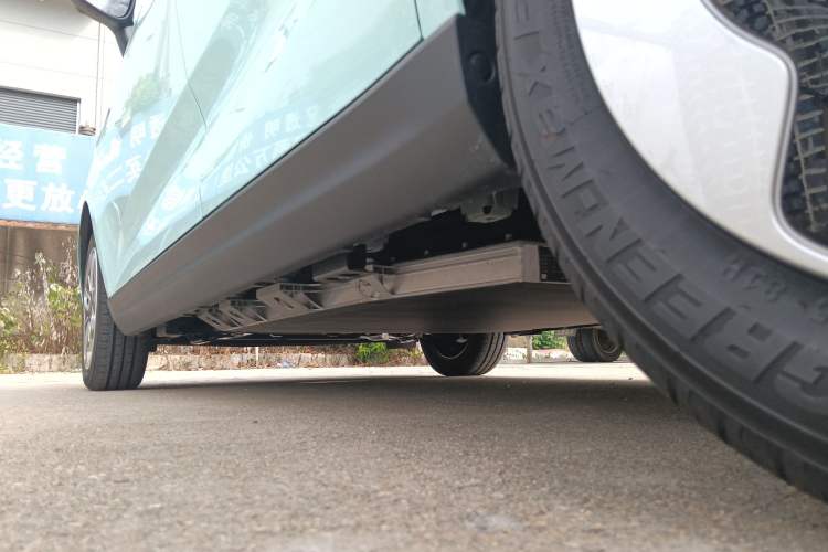 Used Chery QQ Domi 2025 Model 305km Comfort Edition Left Side Sill