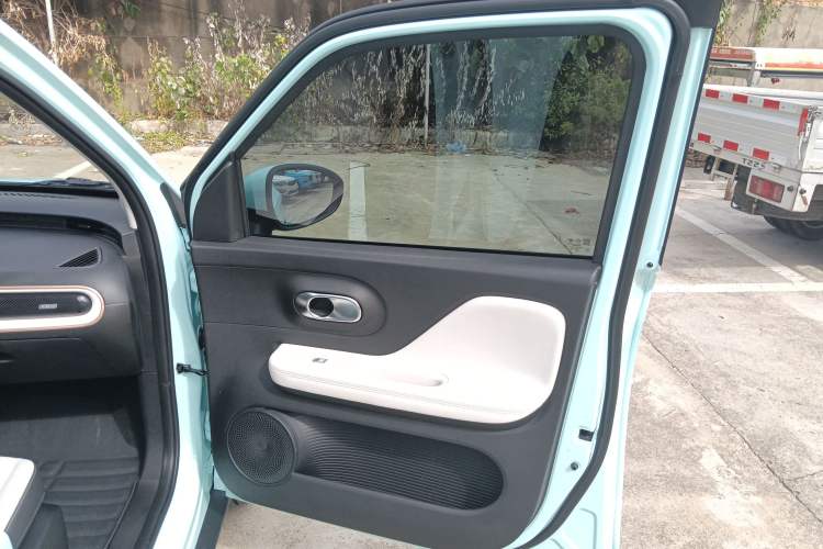 Used Chery QQ Domi 2025 Model 305km Comfort Edition Right Front Door Interior