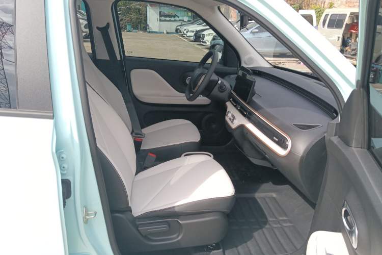 Used Chery QQ Domi 2025 Model 305km Comfort Edition Right Front Seat