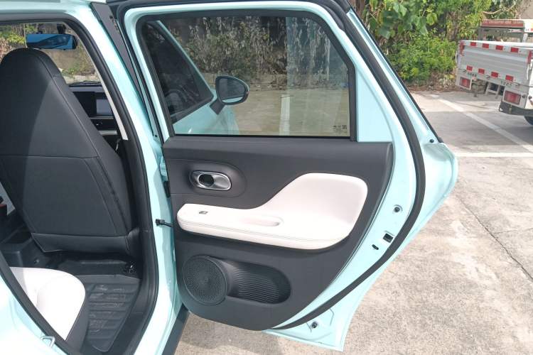 Used Chery QQ Domi 2025 Model 305km Comfort Edition Right Rear Door Interior