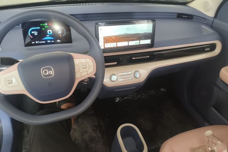 Used Chery QQ Domi 2025 Model 405km Comfort Edition Center Console