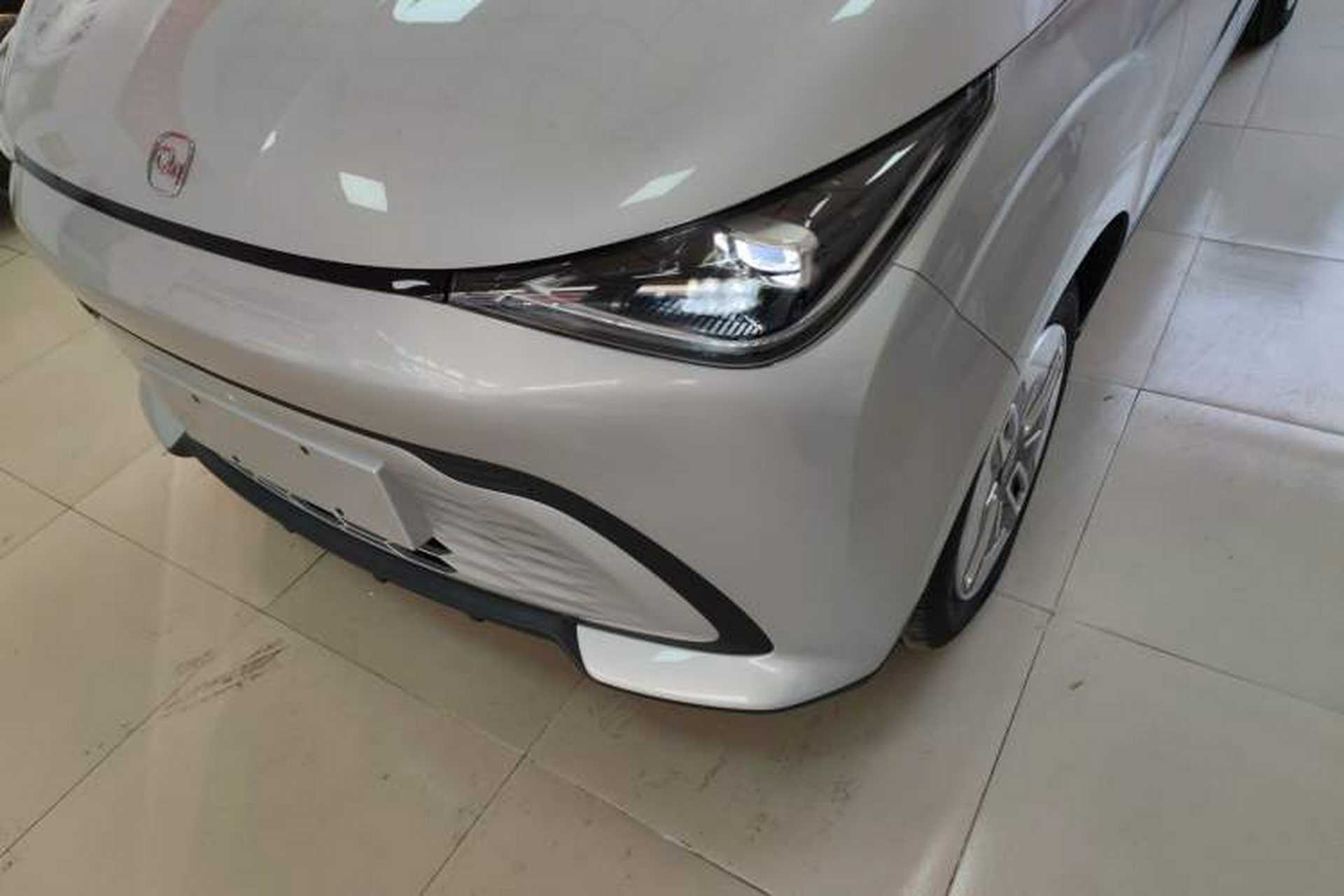 Used Chery QQ Domi 2025 Model 305km Comfort Edition Left Front Headlight