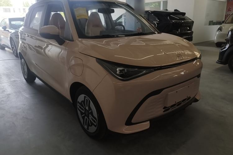 Used Chery QQ Domi 2025 Model 405km Comfort Edition Front Right 45 Deg