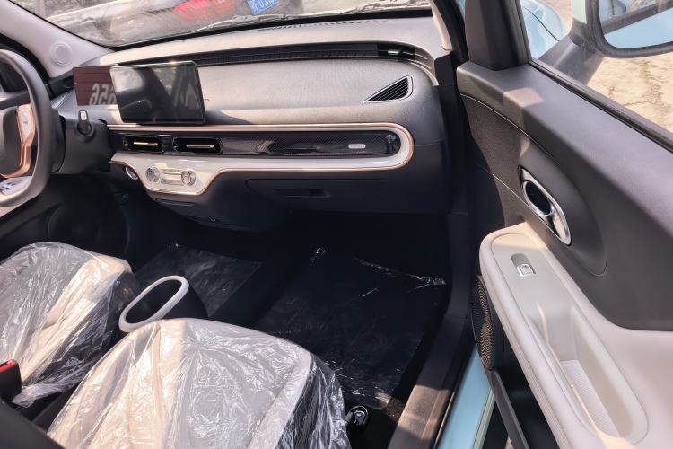 Used Chery QQ Domi 2025 Model 305km Comfort Edition Interior 5