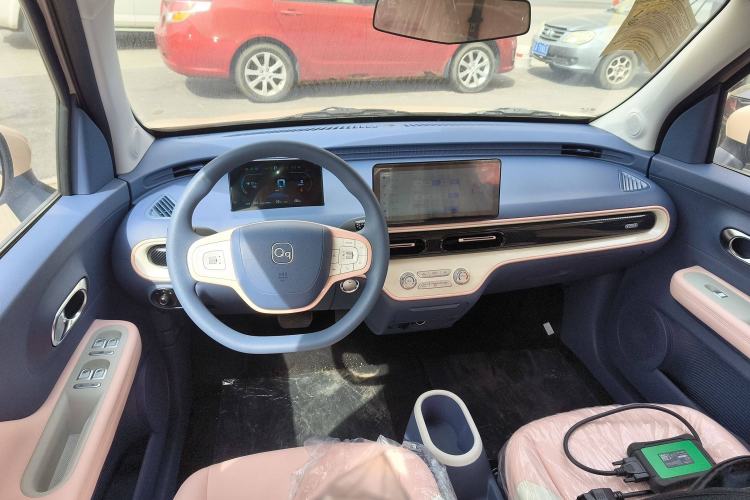 Used Chery QQ Domi 2025 Model 305km Comfort Edition Center Console
