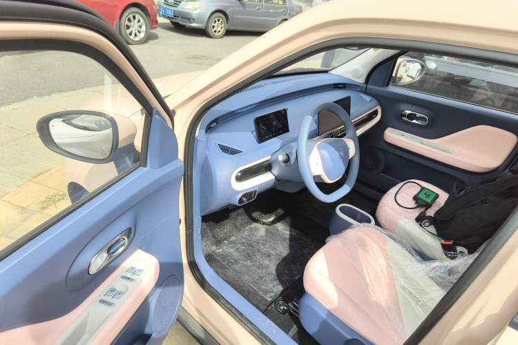 Used Chery QQ Domi 2025 Model 305km Comfort Edition Driver Seat