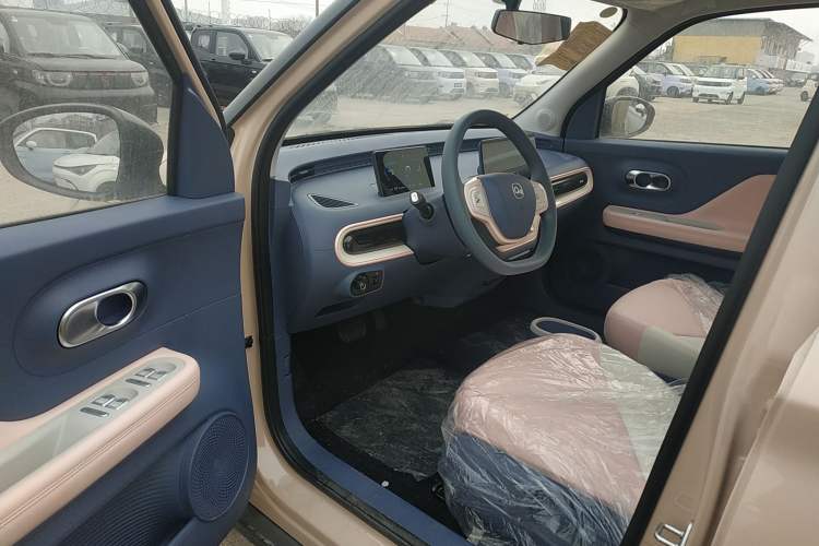Used Chery QQ Domi 2025 Model 405km Comfort Edition Driver Seat
