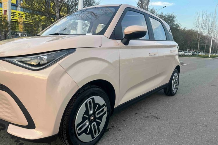 Used Chery QQ Domi 2025 Model 305km Comfort Edition Exterior 1