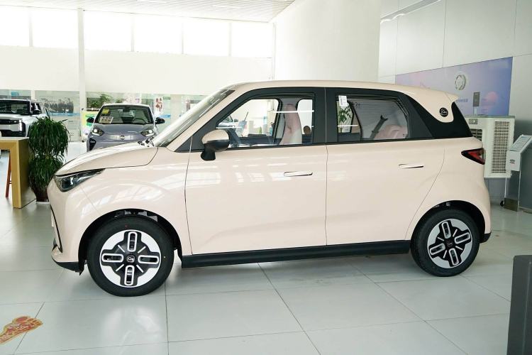 Used Chery QQ Domi 2025 Model 305km Comfort Edition Exterior 3