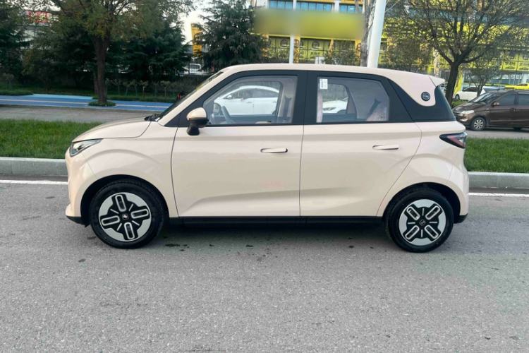Used Chery QQ Domi 2025 Model 305km Comfort Edition Exterior 4