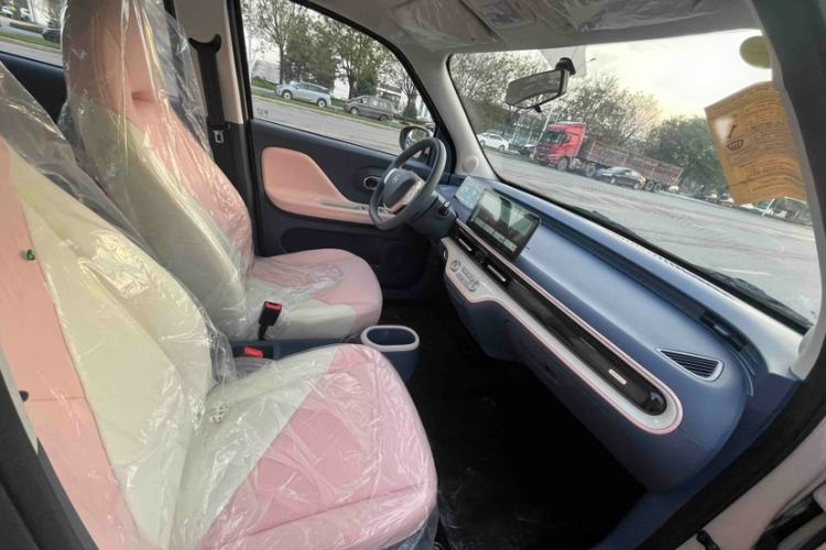 Used Chery QQ Domi 2025 Model 305km Comfort Edition Interior 10