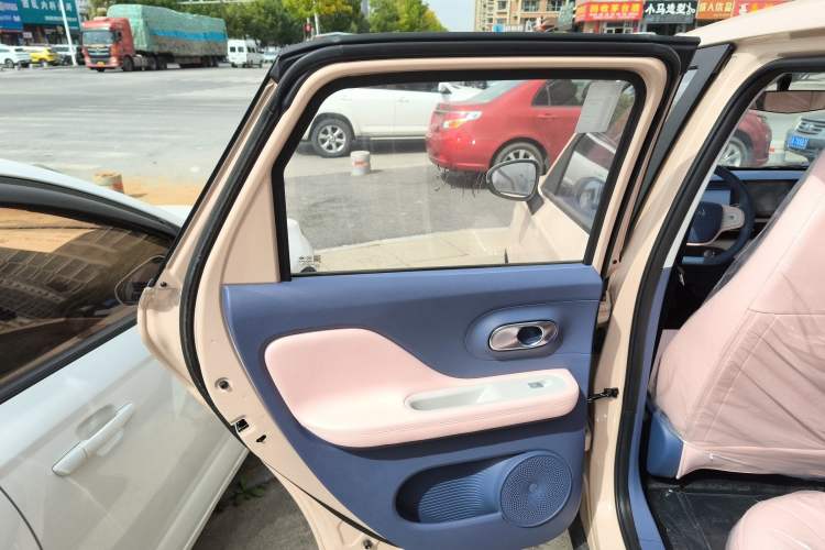 Used Chery QQ Domi 2025 Model 305km Comfort Edition Left Rear Door Interior
