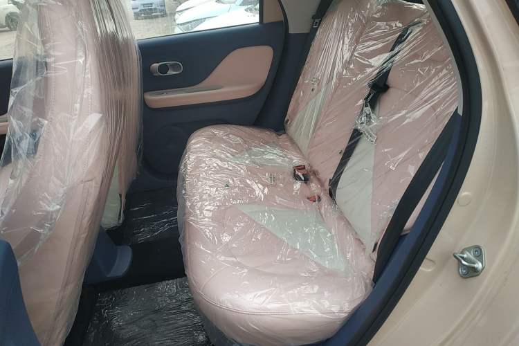 Used Chery QQ Domi 2025 Model 405km Comfort Edition Left Rear Seat