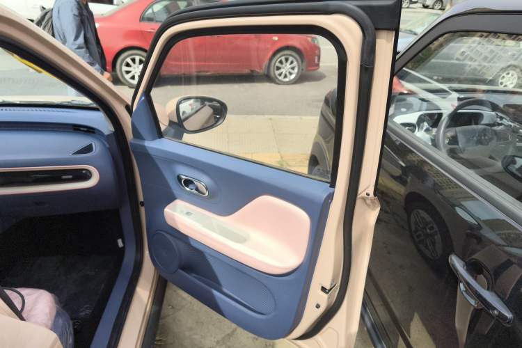 Used Chery QQ Domi 2025 Model 305km Comfort Edition Right Front Door Interior