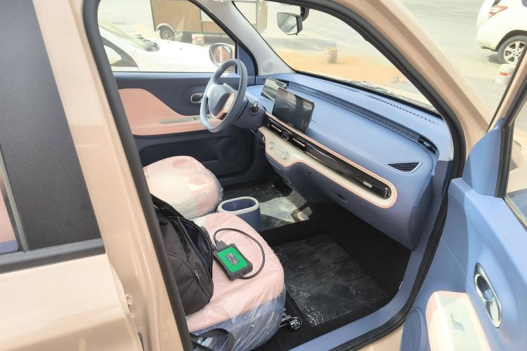 Used Chery QQ Domi 2025 Model 305km Comfort Edition Right Front Seat