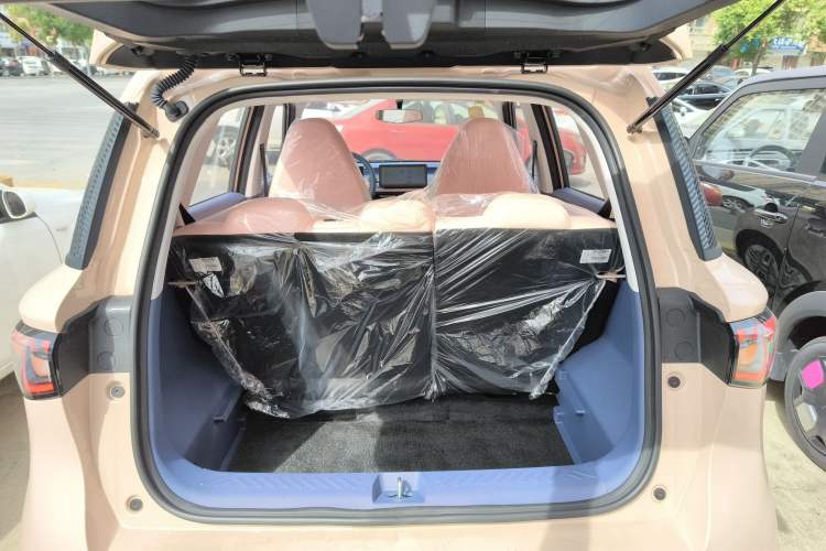 Used Chery QQ Domi 2025 Model 305km Comfort Edition Trunk