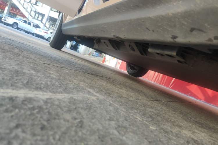 Used Chery QQ Domi 2025 Model 305km Comfort Edition Right Side Sill