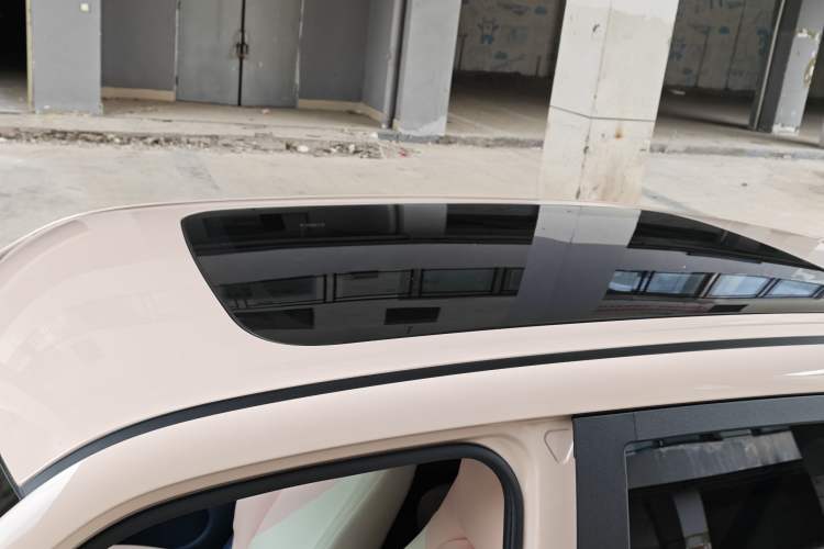 Used Chery QQ Domi 2025 Model 305km Comfort Edition Roof