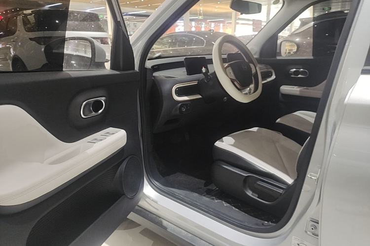 Used Chery QQ Domi 2025 Model 305km Comfort Edition Driver Seat