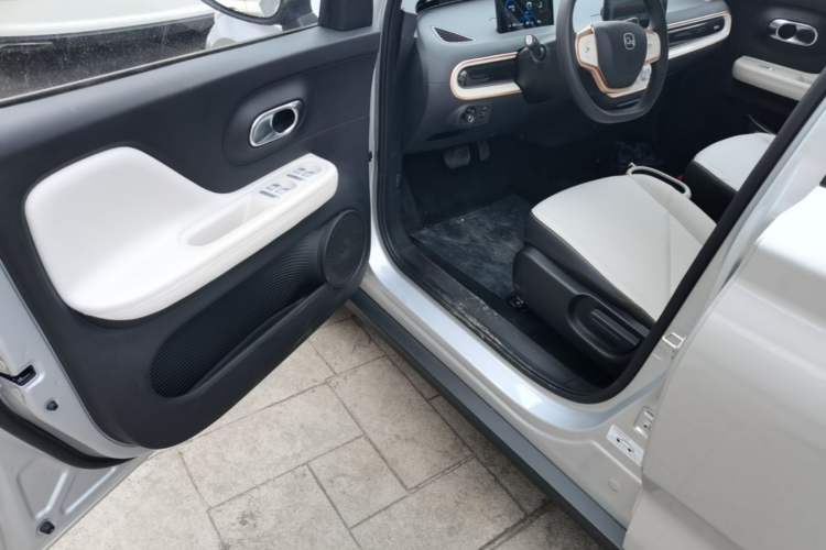 Used Chery QQ Domi 2025 Model 305km Comfort Edition Driver Seat
