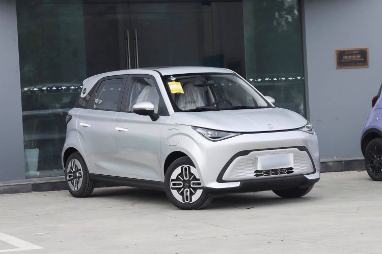 Used Chery QQ Domi 2025 Model 305km Comfort Edition Exterior 2