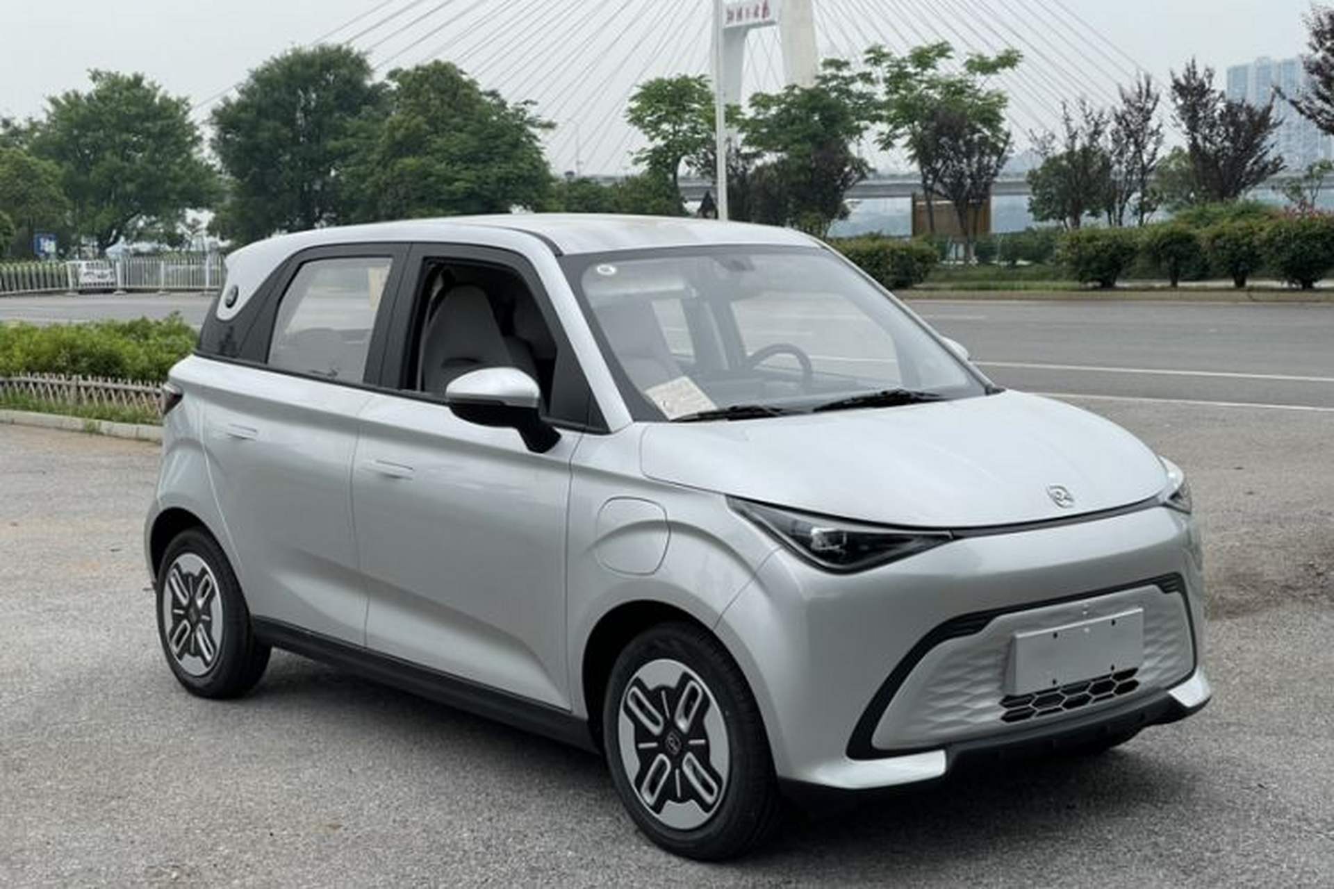 Used Chery QQ Domi 2025 Model 305km Comfort Edition Exterior 3